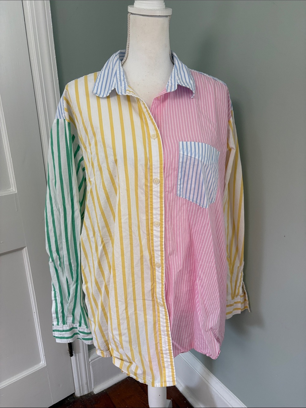 GAP Multicolor Striped Button-Up Pocket The Big Shirt Size XL